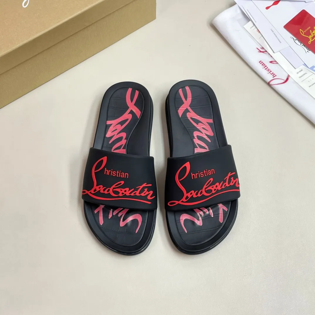 [CL red sole shoes] P: 300💰 size 38-45 Men's classic slippers, made on the official website 1:1, the original factory specializes in original materials ➖ OEM 3D printing pattern production ➖ Ultra-light non-slip outsole. Super fashionable and super comfortable, handsome on the feet, a must-have for men in summer! !